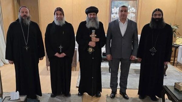 رئيس الدير المحرق يزور مديرية أمن أسيوط للتهنئة بالعيد رئيس الدير المحرق يزور مديرية أمن أسيوط للتهنئة بالعيد