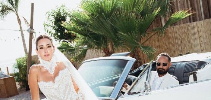 أمينة خليل تتصدر التريند بعد نشرها صور زفافها باليونان أمينة خليل تتصدر التريند بعد نشرها صور زفافها باليونان