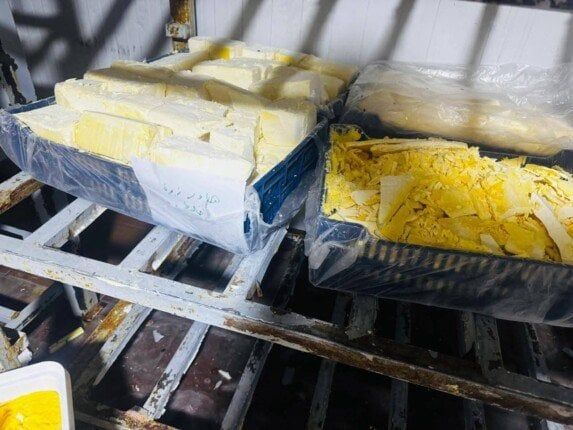 ضبط مواد إنتاج فاسدة وإغلاق معمل ألبان غير مرخص بشبرا الخيمة ضبط مواد إنتاج فاسدة وإغلاق معمل ألبان غير مرخص بشبرا الخيمة