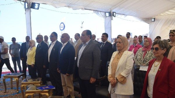 القومي لعلوم البحار والمصايد يطلق مُبادرة شواطئ بلا مخلفات بلاستيكية القومي لعلوم البحار والمصايد يطلق مُبادرة شواطئ بلا مخلفات بلاستيكية