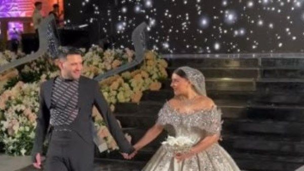 عين الحسود.. نقل مسلم وزوجته للمستشفى بعد مرور شهر على زفافهما عين الحسود.. نقل مسلم وزوجته للمستشفى بعد مرور شهر على زفافهما