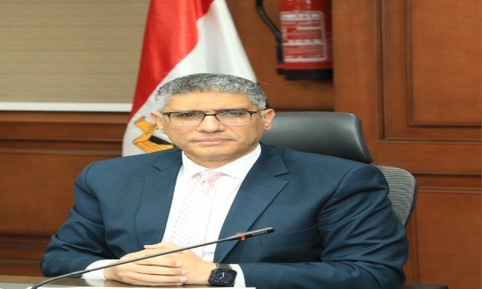 محافظ الجيزة يُهنئ أوائل الشهادتين الابتدائية والإعدادية الأزهرية محافظ الجيزة يُهنئ أوائل الشهادتين الابتدائية والإعدادية الأزهرية