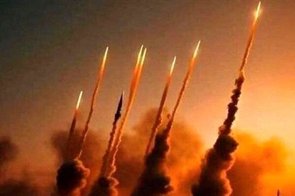 هآرتس: الصواريخ الإيرانية دمّرت 9 مبانٍ بشكلٍ كامل وأصبح 100 شخص بلا مأوى هآرتس: الصواريخ الإيرانية دمّرت 9 مبانٍ بشكلٍ كامل وأصبح 100 شخص بلا مأوى