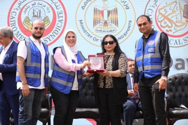 نقابة أطباء القاهرة تكرم مؤسس اتحاد أمهات مصر نقابة أطباء القاهرة تكرم مؤسس اتحاد أمهات مصر