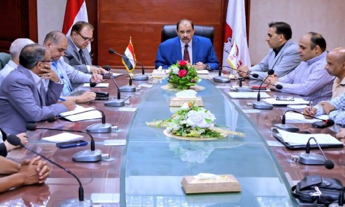 محافظ سوهاج يبحث الموقف التنفيذي لمشروعات كورنيش أخميم و جرجا والكوبري الغربي محافظ سوهاج يبحث الموقف التنفيذي لمشروعات كورنيش أخميم و جرجا والكوبري الغربي