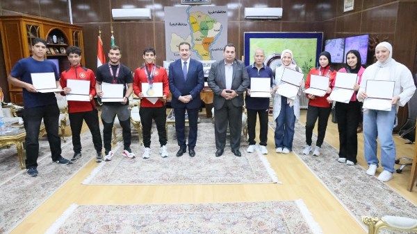 محافظ المنوفية يكرم عددًا من المتميزين رياضيا من أبناء المحافظة محافظ المنوفية يكرم عددًا من المتميزين رياضيا من أبناء المحافظة