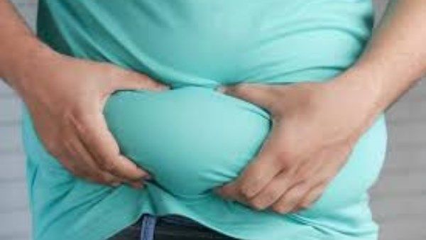 أسباب تراكم دهون البطن مع التقدم في العمر