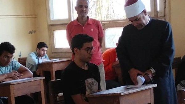 رئيس المنوفية الأزهرية يتابع امتحانات النحو للعلمي بلجنة الباجور رئيس المنوفية الأزهرية يتابع امتحانات النحو للعلمي بلجنة الباجور