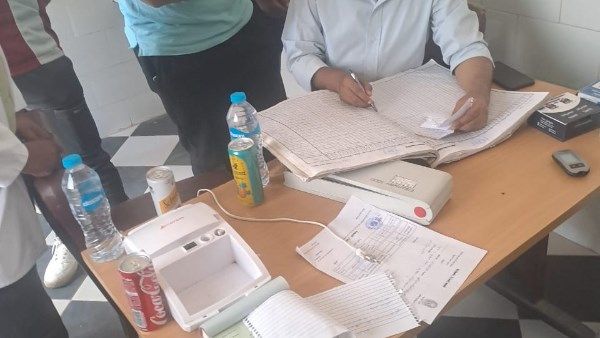 وكيل وزارة الصحة بالأقصر يتفقد أعمال الوحدات بالقرنة والطود وكيل وزارة الصحة بالأقصر يتفقد أعمال الوحدات بالقرنة والطود