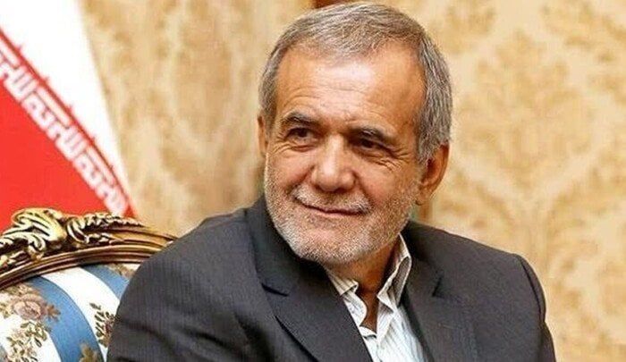 رئيس إيران: سنقضي على كل أزمة مع الوحدة الوطنية والتماسك الشعبي رئيس إيران: سنقضي على كل أزمة مع الوحدة الوطنية والتماسك الشعبي