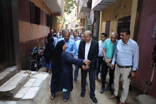 «بابي مفتوح لكم دائماً».. محافظ المنيا يستمع للمواطنين ويوجه برفع الإشغالات ويعالج شكاوى النظافة «بابي مفتوح لكم دائماً».. محافظ المنيا يستمع للمواطنين ويوجه برفع الإشغالات ويعالج شكاوى النظافة