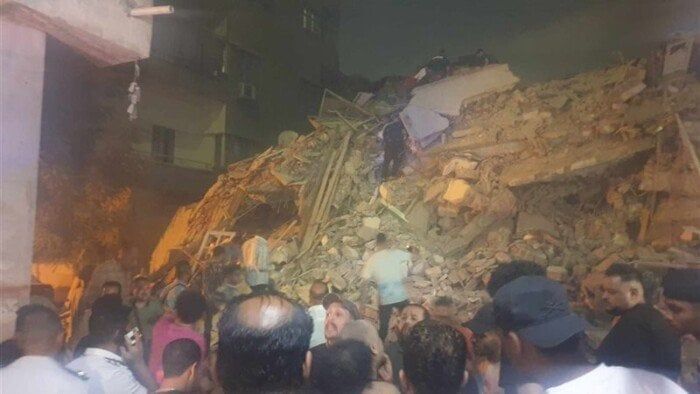 انتشال ضحية جديدة من تحت أنقاض عقار السيدة زينب المنهار انتشال ضحية جديدة من تحت أنقاض عقار السيدة زينب المنهار