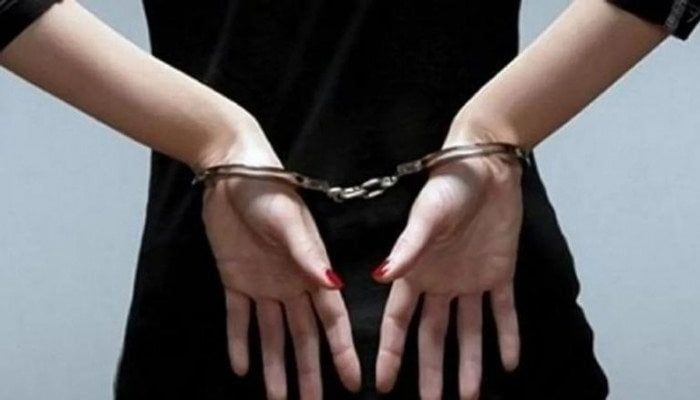 نشرت فيديوهات خادشة.. القبض على «راقصة الساحل الشمالي» نشرت فيديوهات خادشة.. القبض على «راقصة الساحل الشمالي»