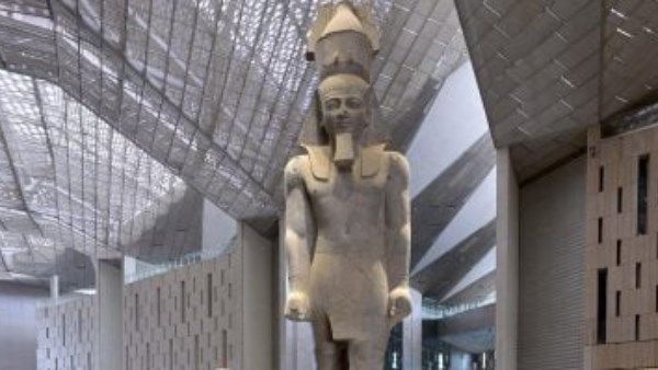 الحسين عبد البصير: تأجيل افتتاح المتحف المصري الكبير قرار الحسين عبد البصير: تأجيل افتتاح المتحف المصري الكبير قرار