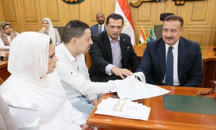 محافظ المنوفية وكيلاً لعروسة يتيمة من مؤسسة تربية البنات بشبين الكوم محافظ المنوفية وكيلاً لعروسة يتيمة من مؤسسة تربية البنات بشبين الكوم