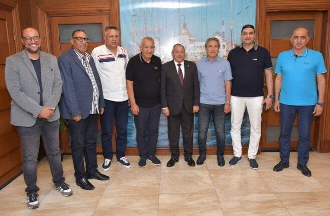 محافظ بورسعيد يستقبل مجلس إدارة النادي المصري ويُرحب بالمدير الفني الجديد محافظ بورسعيد يستقبل مجلس إدارة النادي المصري ويُرحب بالمدير الفني الجديد
