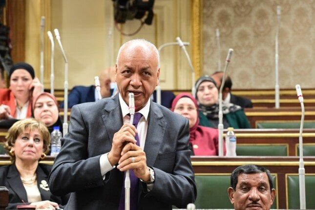 مصطفى بكري يعزي أسر «شهيدات المنوفية».. ويرفض استغلال الحادث في إنكار ما حققته الدولة مصطفى بكري يعزي أسر «شهيدات المنوفية».. ويرفض استغلال الحادث في إنكار ما حققته الدولة