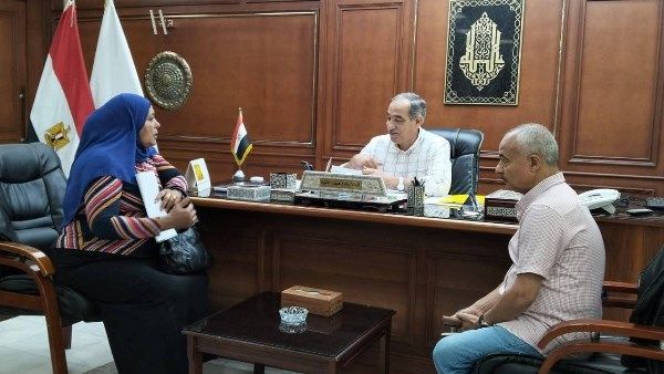 رئيس مدينة الغردقة يناقش 8 طلبات في لقاء المواطنين الأسبوعي