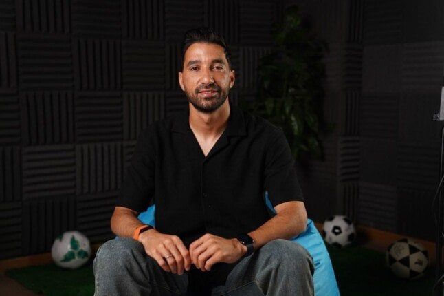 محمد سالم: ضيعت بطولة الدوري على الأهلي ووالدي كلمني وشتمني محمد سالم: ضيعت بطولة الدوري على الأهلي ووالدي كلمني وشتمني