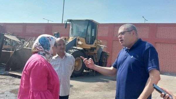 سكرتير مساعد بورسعيد يتابع موقف معدات الضواحي لتكثيف أعمال النظافة | صور