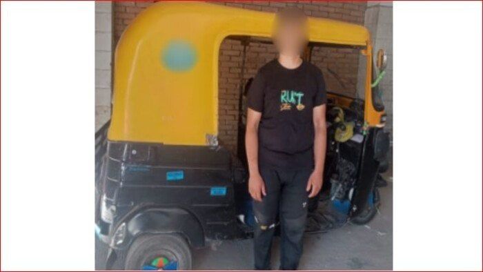 الداخلية تضبط قائد توكتوك لسيره عكس الإتجاه أعلى الطريق السريع بالمنوفية الداخلية تضبط قائد توكتوك لسيره عكس الإتجاه أعلى الطريق السريع بالمنوفية