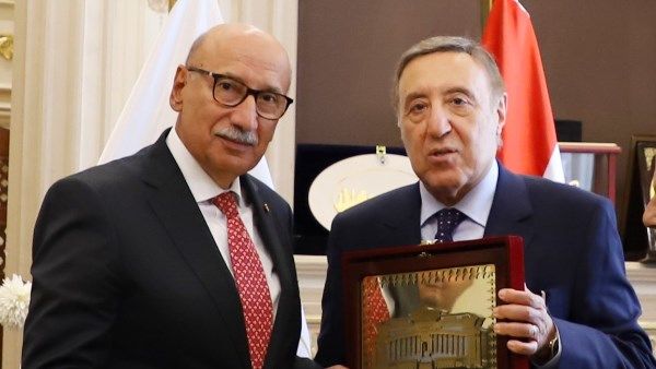 المستشار بولس فهمي يهنئ رئيس محكمة النقض بمناسبة توليه منصبه الجديد المستشار بولس فهمي يهنئ رئيس محكمة النقض بمناسبة توليه منصبه الجديد