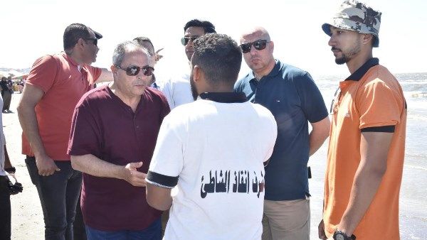 في جولة مفاجئة.. محافظ بورسعيد يتابع الخدمات المقدمة للمصطافين في جولة مفاجئة.. محافظ بورسعيد يتابع الخدمات المقدمة للمصطافين