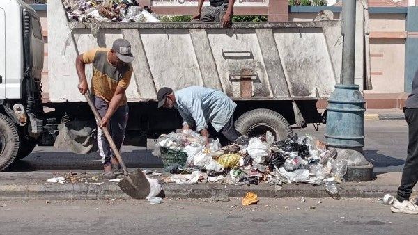 حملات للنظافة وإزالة الإشغالات بضواحي بورسعيد