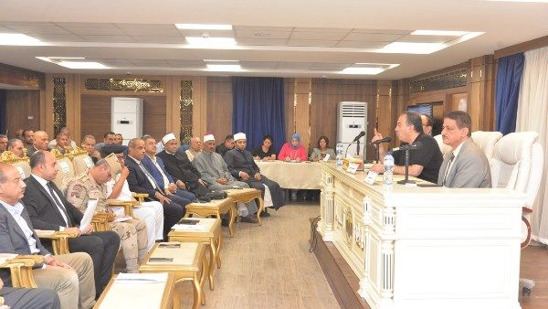 محافظ أسيوط يترأس اجتماع المجلس التنفيذي ويوجّه بتسريع المشروعات ودعم الاستثمار