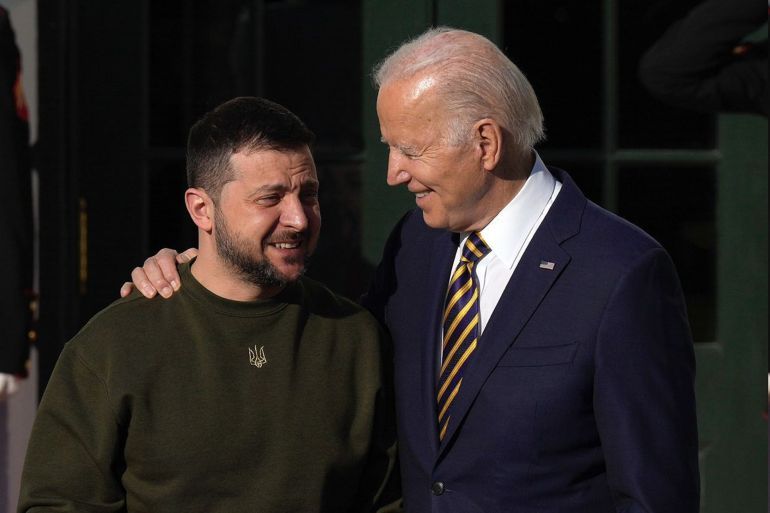 WASHINGTON, DC - DECEMBER 21: U.S. President Joe Biden (R) welcomes President of Ukraine Volodymyr Zelensky to the White House on December 21, 2022 in Washington, DC. Zelensky is meeting with President Biden on his first known trip outside of Ukraine since the Russian invasion began, and the two leaders are expected to discuss continuing military aid. Zelensky will reportedly address a joint meeting of Congress in the evening. Drew Angerer/Getty Images/AFP (Photo by Drew Angerer / GETTY IMAGES NORTH AMERICA / Getty Images via AFP)