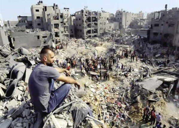 عاجل| استشهاد 10 فلسطينيين في قصف الاحتلال لعدة مناطق بغزة عاجل| استشهاد 10 فلسطينيين في قصف الاحتلال لعدة مناطق بغزة