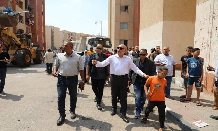 محافظ القاهرة يقود حملة مكبرة لإزالة الإشغالات بحى السلام أول محافظ القاهرة يقود حملة مكبرة لإزالة الإشغالات بحى السلام أول