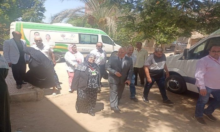 مدير صحة القليوبية يتفقد أعمال قافلة طبية مجانية بقرية دملو ببنها مدير صحة القليوبية يتفقد أعمال قافلة طبية مجانية بقرية دملو ببنها
