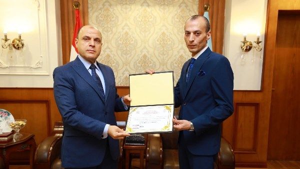 لتميزهم في العمل.. محافظ كفر الشيخ يكرم إدارة الاتصال السياسي | صور لتميزهم في العمل.. محافظ كفر الشيخ يكرم إدارة الاتصال السياسي | صور