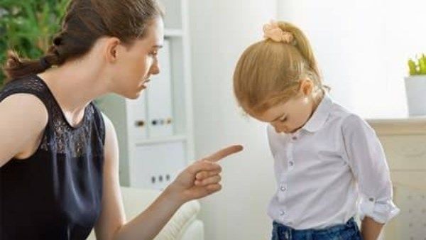 أخطاء تربوية تترك آثار على الصحة العاطفية والنفسية للطفل