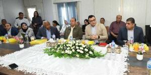 وزير الإسكان يعقد اجتماعًا مع الشركات العاملة بحدائق تلال الفسطاط لمتابعة الموقف التنفيذي للمشروع - الكويت الاخباري