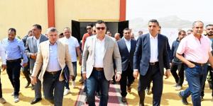 وزير الإسكان يتابع أعمال البنية التحتية في السويس .. 2ور - الكويت الاخباري