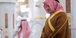 وزير الداخلية يزور المسجد النبوي ويؤدي الصلاة في الروضة الشريفة - الكويت الاخباري