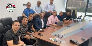 أوسكار رويز يشاهد تحليلا فنيا لأداء بعض الحكام فى المباريات الأخي - الكويت الاخباري