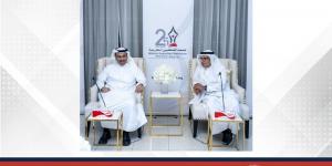 بمناسبة يوم الصحافة البحرينية ومرور 25 عاماً على تأسيس الجمعية .. وزير الإعلام يزور جمعية الصحفيين البحرينية وينوه بالمكانة الريادية المرموقة التي وصلت إليها الصحافة الوطنية - الكويت الاخباري