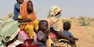 "الدعم" يقصف بورتسودان لليوم الثالث والآلاف يفرون من دارفور إلى تشاد - الكويت الاخباري