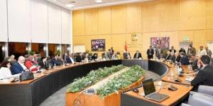 وزير الإسكان يعقد اجتماعه الدوري مع أعضاء البرلمان بمجلسيه النواب والشيوخ - الكويت الاخباري