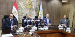 رئيس حماية المستهلك ومحافظ كفر الشيخ يعقدان لقاءً موسعًا مع الغرفة التجارية بالمحافظة - الكويت الاخباري
