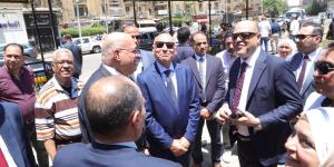 جبران ومحافظ القاهرة يتفقدان أماكن انتظار لائقة لعمال التراحيل - الكويت الاخباري