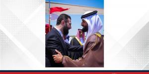 سمو الشيخ ناصر بن حمد آل خليفة ممثل جلالة الملك للأعمال الإنسانية وشؤون الشباب في مقدمة مستقبلي فخامة الرئيس السوري لدى وصوله إلى البلاد - الكويت الاخباري