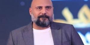 وليد فواز يستمتع بإجازته الصيفية ويوثق قفزة خطرة بالماء فوق جبل مرتفع - الكويت الاخباري
