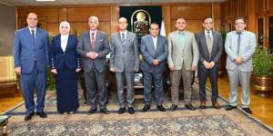 رئيس جامعة أسيوط يلتقي نائب رئيس هيئة النيابة الإدارية لتعزيز التعاون المشترك - الكويت الاخباري