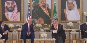 ولي العهد والرئيس الأمريكي بصالة تشريفات المطار.. أحاديث ودية مع القهوة السعودية - الكويت الاخباري
