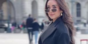 بالأسود  .. هنا الزاهد تسحر القلوب فى أحدث ظهور.. شاهد - الكويت الاخباري