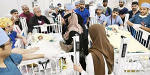 نجاح عملية فصل التوأم الملتصق الإريتري أسماء وسمية بعد عملية جراحية دقيقة استغرقت 15 ساعة ونصفًا - الكويت الاخباري